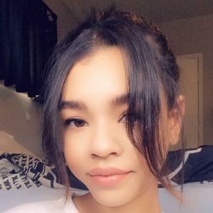 Meet your Posher, Adeana